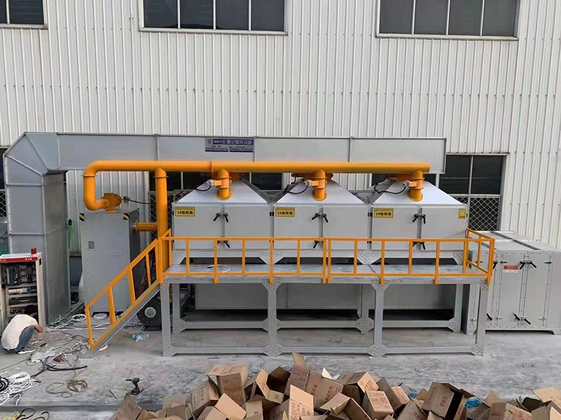 Catalytic combustion equipment